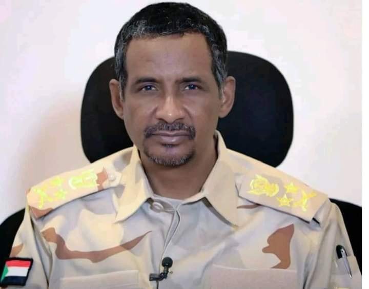 حميدتي يجتمع في نيالا مع القيادات الأهلية والعسكرية والسياسية دون أي اهتمام بقضية يوسف عزت المحتجز بلا تهمة.