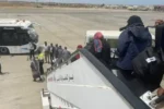 قائد رحلة العودة الطوعية من ليبيا يوجه رسالة مؤثرة إلى السودانيين العائدين.