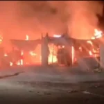 مبعدين من مصر يطلقون حريقاً واسعاً بسوق وادي حلفا وسط مخاوف من جرائمهم المستمرة