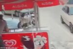 مشتبه به يقتل ثلاثة ويصيب آخرين بإطلاق نار في مرسين