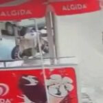 مشتبه به يقتل ثلاثة ويصيب آخرين بإطلاق نار في مرسين