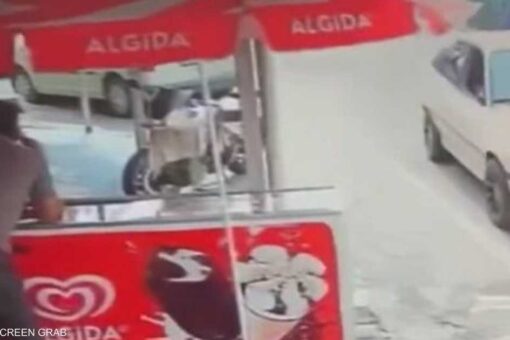 مشتبه به يقتل ثلاثة ويصيب آخرين بإطلاق نار في مرسين