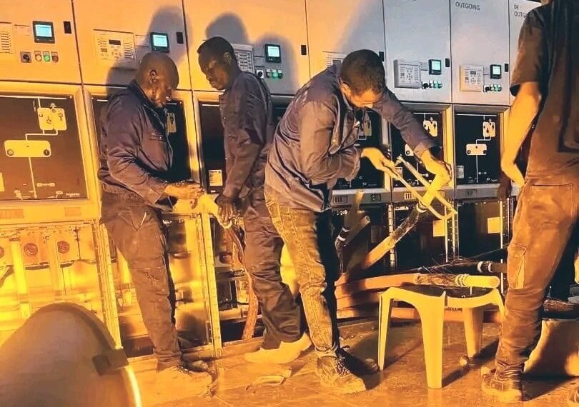 الأضرار بالبنية التحتية الكهربائية السودانية تتجاوز 3 مليارات دولار مع تزايد اعتماد الطاقة الشمسية.