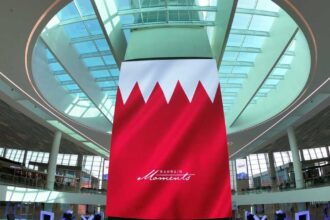 الإجراءات الجديدة للدخول عبر مطار البحرين الدولي بسبب تفشي فيروس إيبولا.