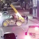 رافعة شوكية تستخدم لسطو على صراف آلي في فرع بنك بالشرق الأقصى البريطاني
