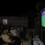 غزة المحاصرة: مشاهدة كأس العالم في خيم بلا كهرباء ومقاهي دمرت