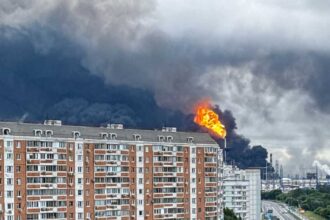 موسكو تتعرض لهجوم واسع بالطائرات المسيرة وتصاعد دخان من مصفاة نفطية خلال قمة روسيا-آسيان