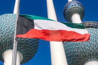 هجوم إيراني على مطار الكويت يؤدي لأضرار وإصابات