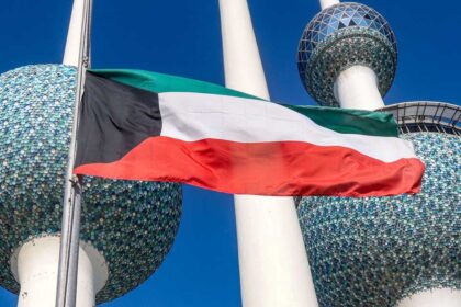 هجوم إيراني على مطار الكويت يؤدي لأضرار وإصابات