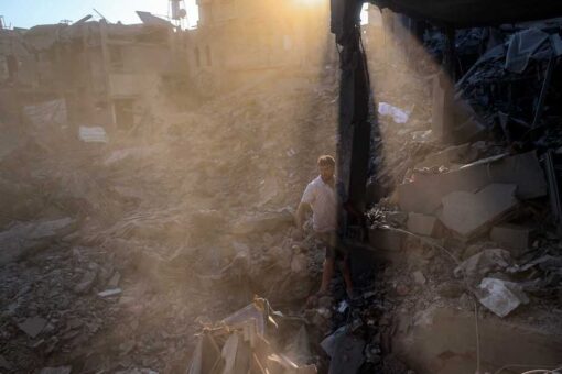 مقتل 10 فلسطينيين بغارات إسرائيلية على غزة منذ فجر السبت