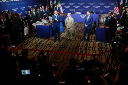 إيران تعلن عدم بدء مفاوضات نووية رسمية خلال محادثات سويسرا مع الولايات المتحدة
