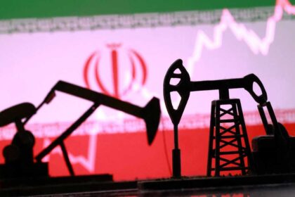 انخفاض أسعار النفط بسبب تمديد تمكين التعاملات الإيرانية حتى أغسطس