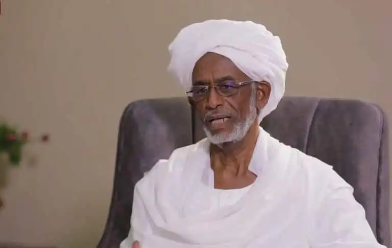الشيخ علي كرتي.. سجين الوطن يرتقي ليصبح زعيماً للتيار الإسلامي العريض.