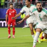 الجزائر تضرب بثنائية وتتصدر مجموعتها بفارق الأهداف عن النمسا بعد هزيمة الأردن في افتتاح القمة العربية بالنهائيات بأميركا الشمالية