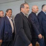 غريب آبادي يؤكد التوصل لاتفاق بشأن إطار المفاوضات بين إيران والولايات المتحدة مع تشكيل أربع مجموعات عمل.