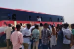 اعتداء شبان بقرية جبر بالولاية الشرقية على باص سياحي متجه من الخرطوم إلى القضارف.