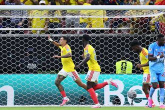 دانييل مونوز يضاعف أهدافه ويقود كولومبيا للتأهل إلى الدور الثاني في كأس العالم