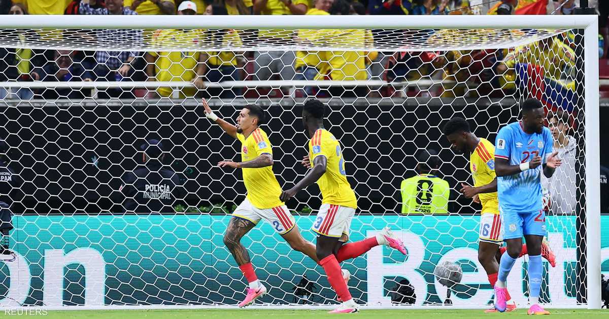 دانييل مونوز يضاعف أهدافه ويقود كولومبيا للتأهل إلى الدور الثاني في كأس العالم
