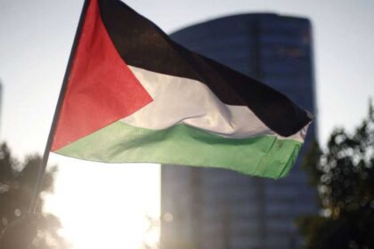 الولايات المتحدة تدفع باتجاه توحيد السلطة الفلسطينية في الضفة وغزة عبر تفاهمات جديدة.