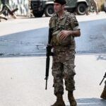إطلاق نار في محيط السفارة الأميركية في عوكر والجيش يقطع الطريق المؤدي إليها.