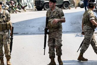 إطلاق نار في محيط السفارة الأميركية في عوكر والجيش يقطع الطريق المؤدي إليها.