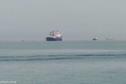 الخطة البحرية الدولية تنفذ وتبدأ السفن بالعبور عبر مضيق هرمز