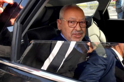 محكمة تونس تدين الغنوشي بالسجن المؤبد وتفتح الباب على مصراعيه أمام تداعيات حركة النهضة