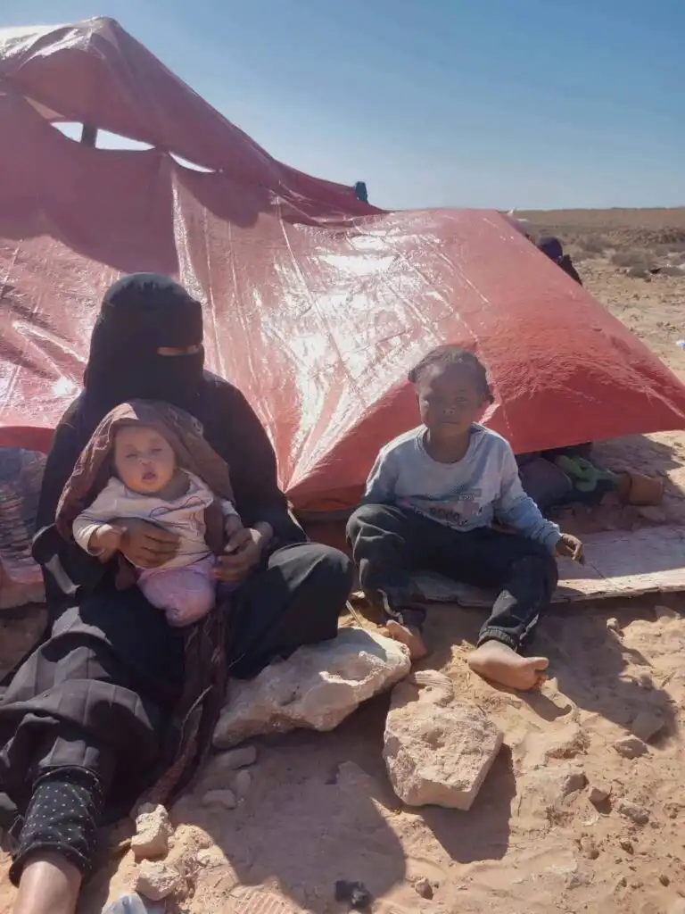 عائلات سودانية تتجمع في الصحراء بعد منع وصولها شرقاً في ليبيا