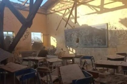 مدارس الجيل الرائد بمدينة الأبيض تعرضت لمقذوف من طائرة مسيرة، وحالات تدافع بين الطالبات