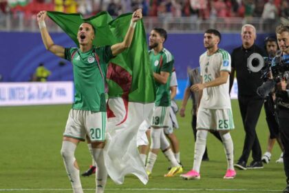 تعادل الجزائر والنمسا 3-3 وتأهل الجزائر لدور الـ32.
