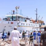 أزمة ميناء العالي في أسوان: جنوب سودانيون عالقون على متن باخرة بعد صدام مع السلطات المصرية.