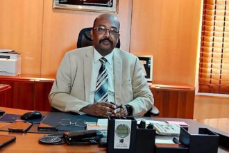 المدير العام لأرياب للتعدين ينفي مغادرته السودان ويعلن تواجده بالبلاد