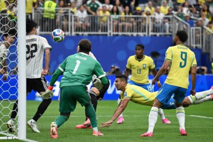 اليابان والبرازيل يتساوحان في مباراة تثير حماس دور الـ16 للكأس العالمية
