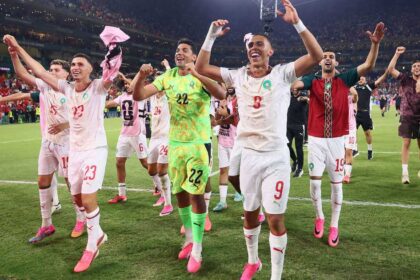 مغربي يكسر توقعات الرياضيات ويدخل تاريخ المونديال بفوز على هولندا