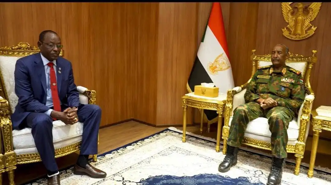 البرهان وأكيج تونق يبحثان تعزيز التعاون الأمني وتأمين الحدود المشتركة بين السودان وجنوب السودان