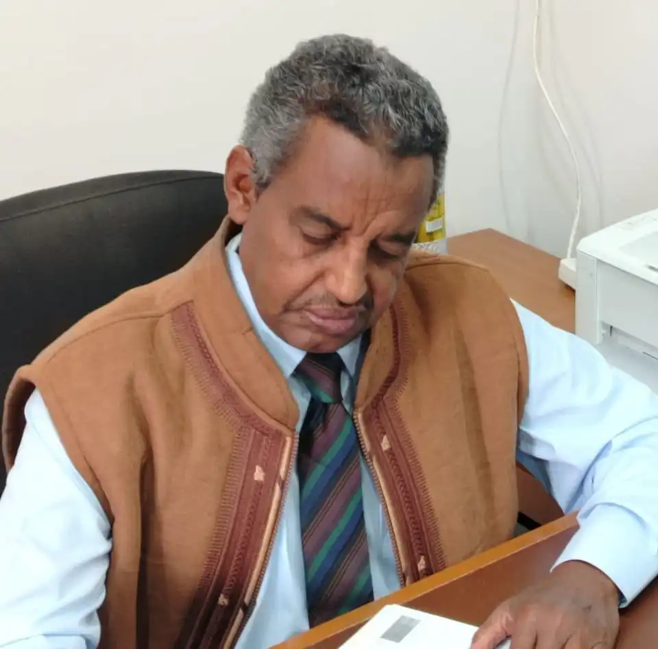 صبري العيكورة يطرح تساؤلاً حول تجنب البرهان لتكليف كفاءات إسلامية.