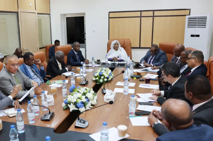 مبادرة بنك السودان المركزي لإنشاء علاقات مراسلة مصرفية مع عُمان وقطر والسعودية.