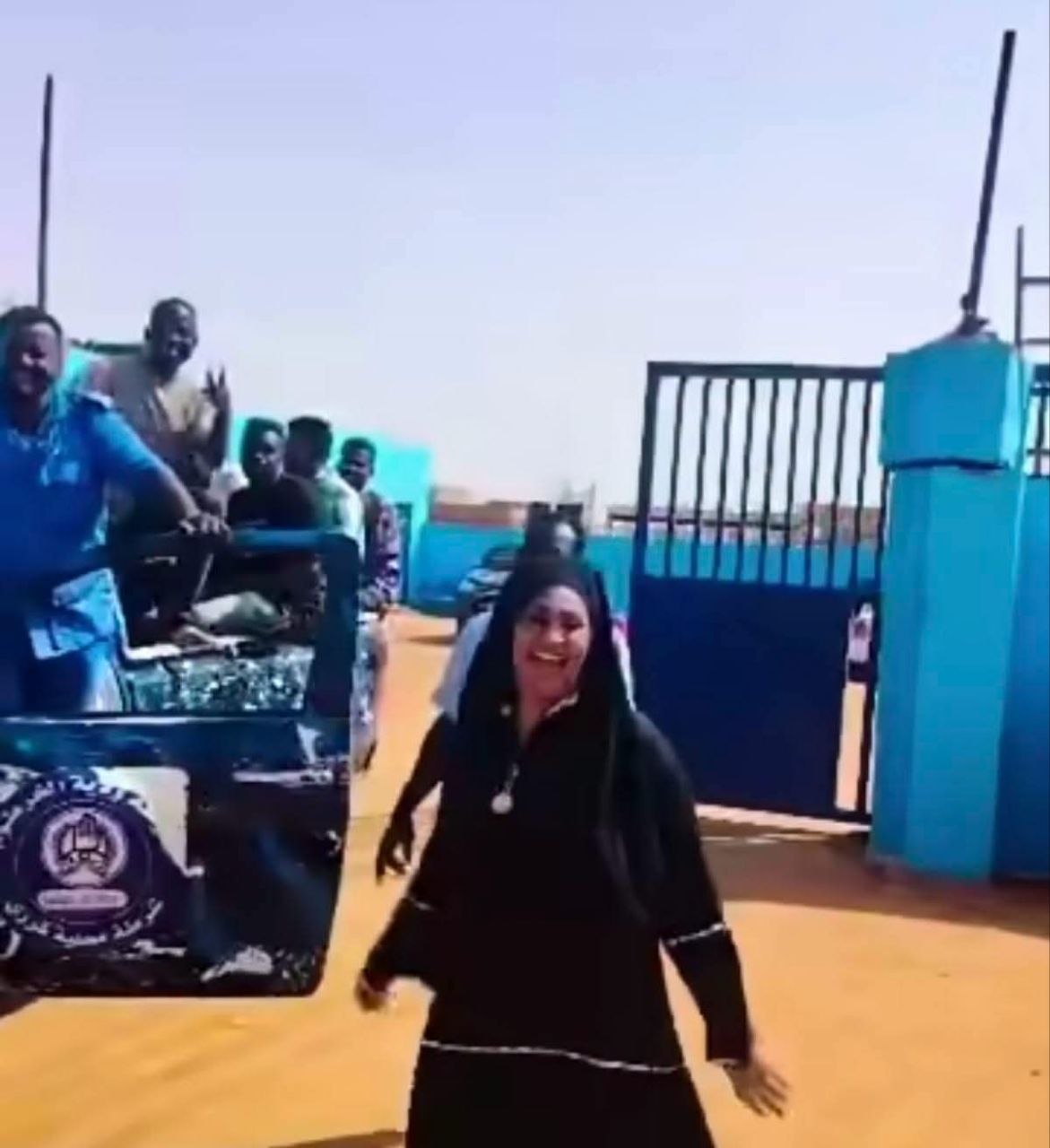 القبض على عصابة نَهَبت الفنانة عشة الجبل بعد حفلها في كرري.