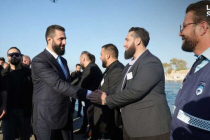 الرئيس السوري يؤكد عودة سوريا للسوريين ويطالب بإعادة بناء الاقتصاد