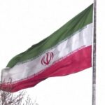 إيران ترد على إسرائيل بضربات دفاعية بعد انتهاكات وقف إطلاق النار في لبنان.