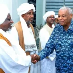 وزير الداخلية يلتقي وفداً من قبائل البنى عامر والحباب في كسلا لمناقشة الأمن والخدمات في شرق السودان.