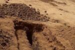 مفاجأة قاتلة: شباب يبيعون قبوراً في أمدرمان أثناء دفن الفنان عبد الوهاب الصادق.