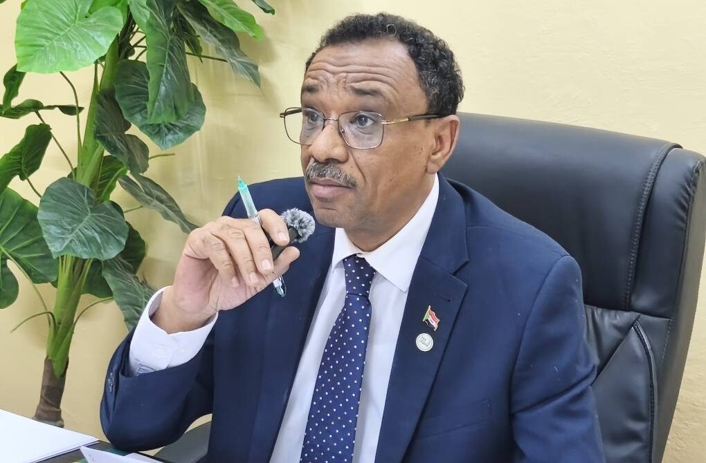 عودة الطلاب من الخارج لمقاعد الدراسة الداخلية هي الحل الأمثل لضمان الجودة ودعم المؤسسات المحلية.