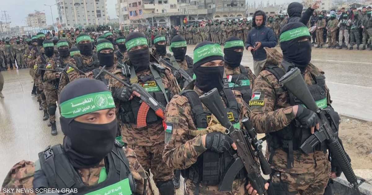 جهود الوسطاء تتعثر في الحوار الفلسطيني بسبب رفض الحركة سحب ترسانتها العسكرية.