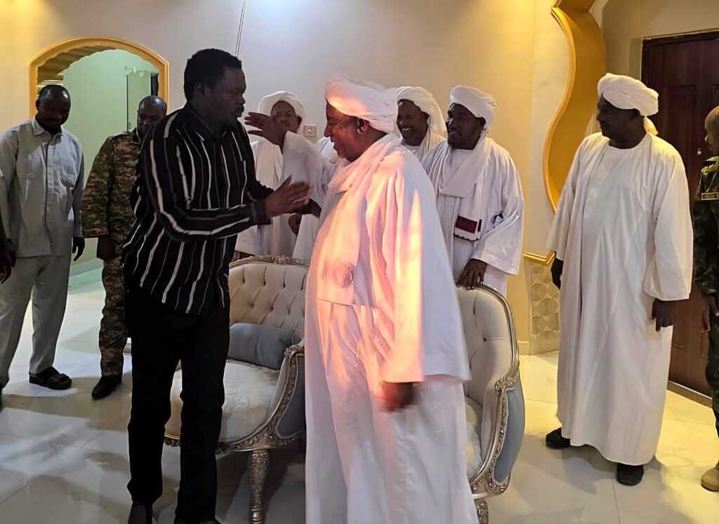 مناوي يدين انتهاكات مليشيا آل دقلو ويؤكد على دور الإدارة الأهلية في حماية المدنيين ووقف نزيف الدم في دارفور وكردفان.