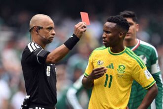 الطرد الثالث يكسر الرقم القياسي في افتتاح كأس العالم بالبرازيل