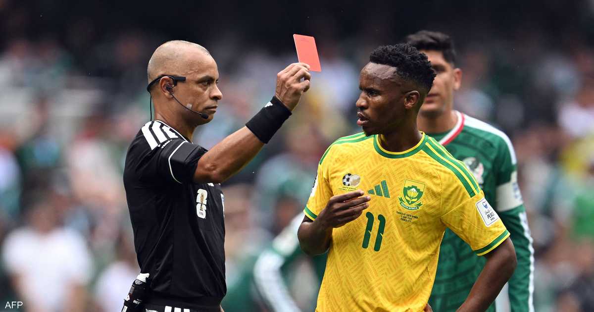 الطرد الثالث يكسر الرقم القياسي في افتتاح كأس العالم بالبرازيل