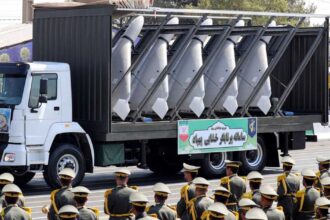 القاضية الفيدرالية تسمح بالإفراج عن مهدي صادقي بكفالة مقابل الإقامة الجبرية والمراقبة الإلكترونية.