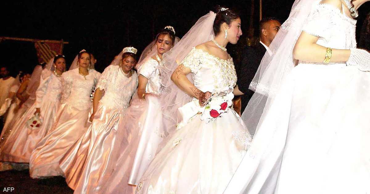 تراجع عقود الزواج في مصر لأقل مستوى في عامين متتاليين مع ارتفاع حالات الطلاق.