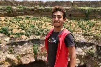 فريق الغوص والإنقاذ المائي يصل موقع الحادث لانتشال جثة القعقاع في الحرضة البركانية